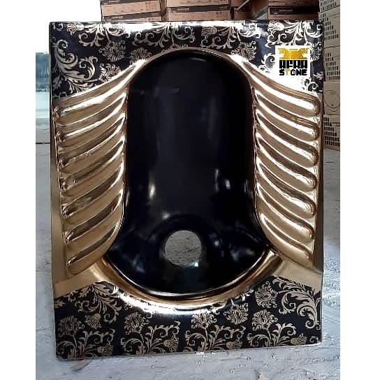 کاسه توالت مشکی طلایی